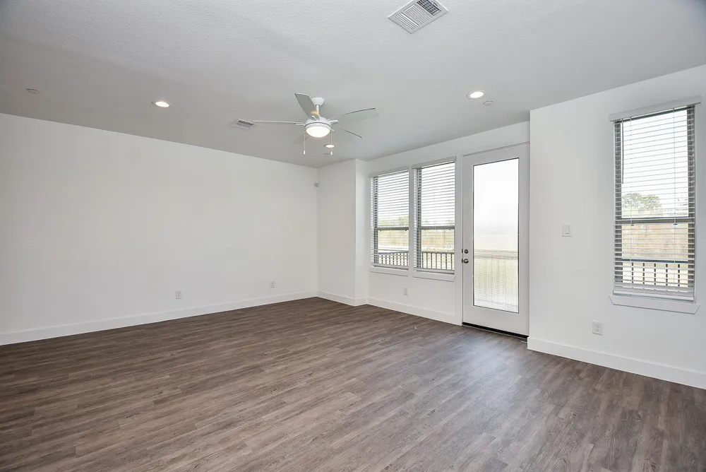 18708 Centro Main Street Shenandoah, TX 77385