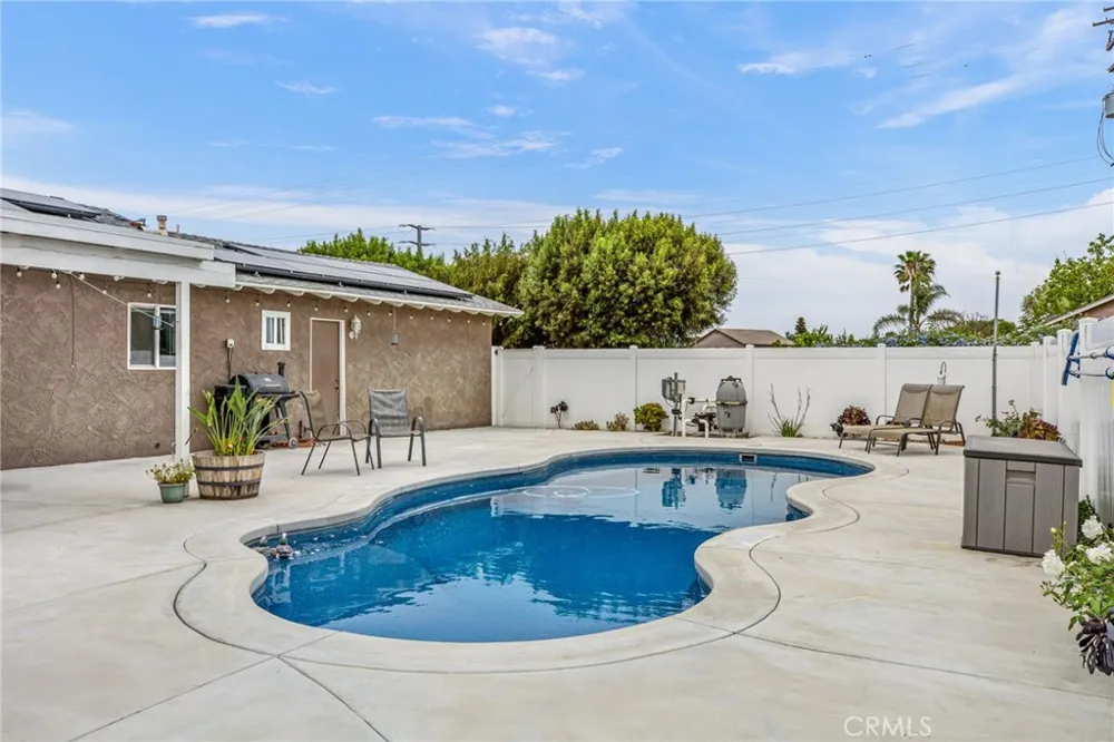 3998 Bluff Norco, CA 92860