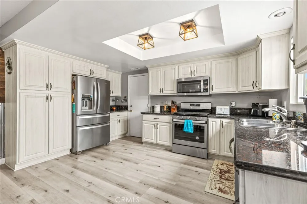 3998 Bluff Norco, CA 92860