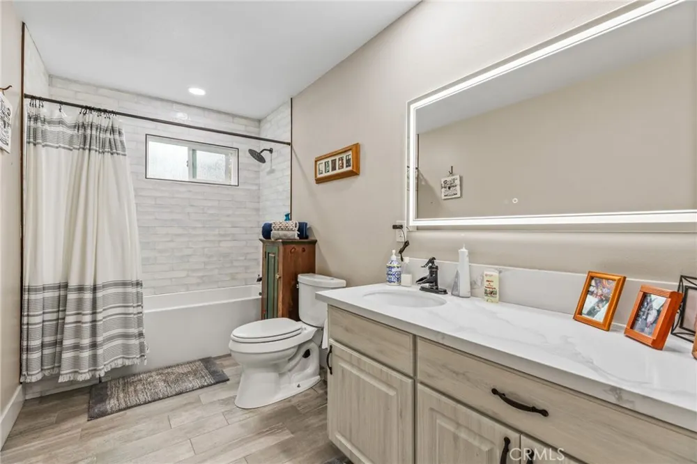 3998 Bluff Norco, CA 92860
