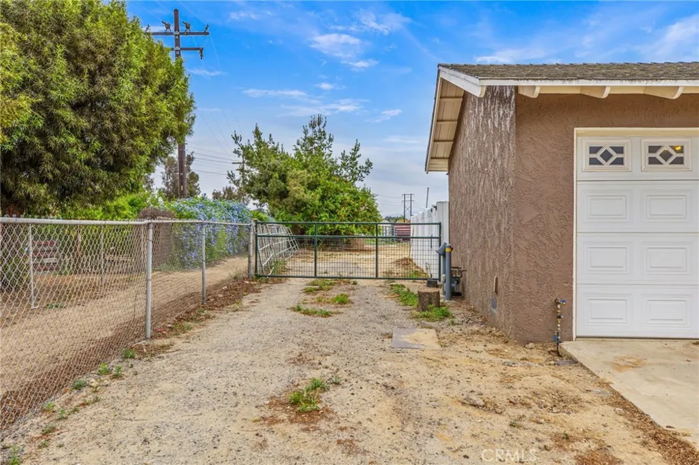 3998 Bluff Norco, CA 92860