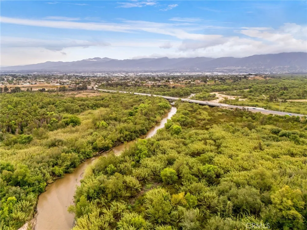 3998 Bluff Norco, CA 92860