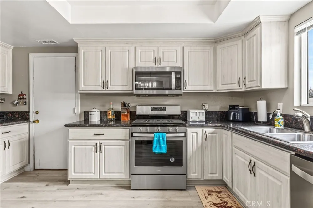 3998 Bluff Norco, CA 92860
