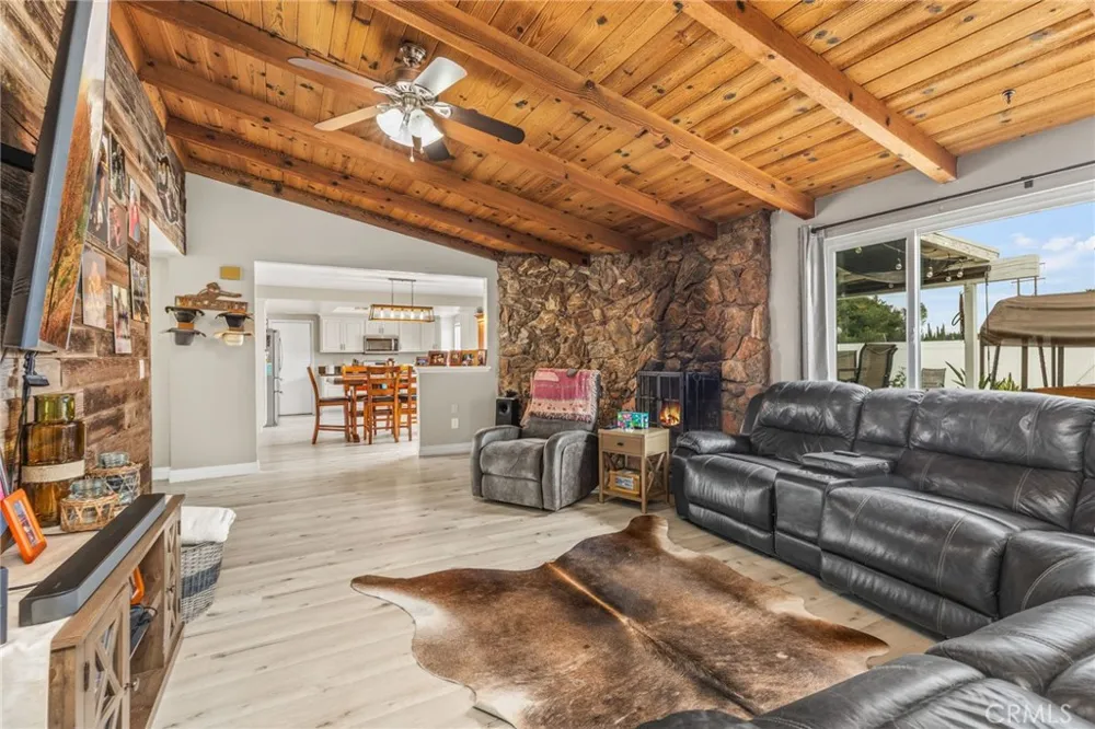 3998 Bluff Norco, CA 92860