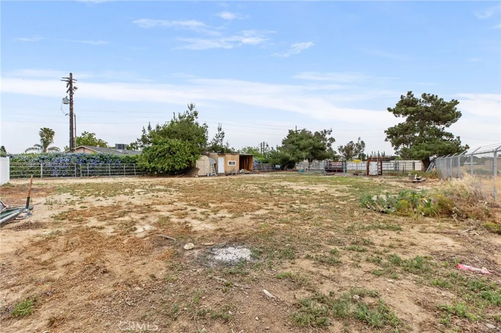 3998 Bluff Norco, CA 92860