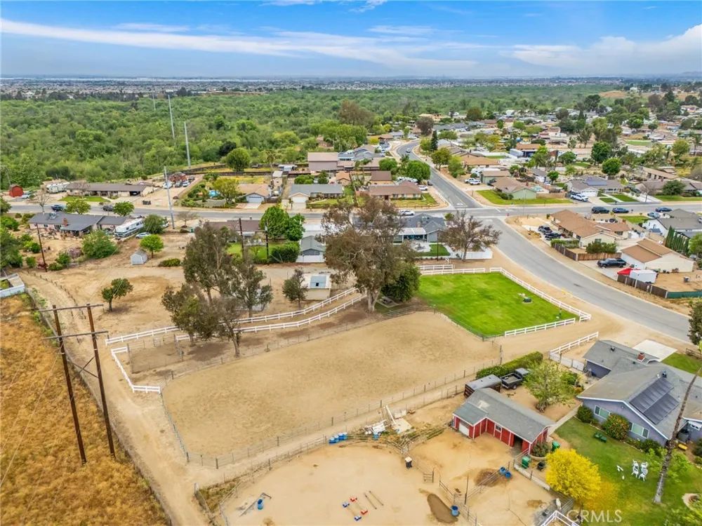 3998 Bluff Norco, CA 92860