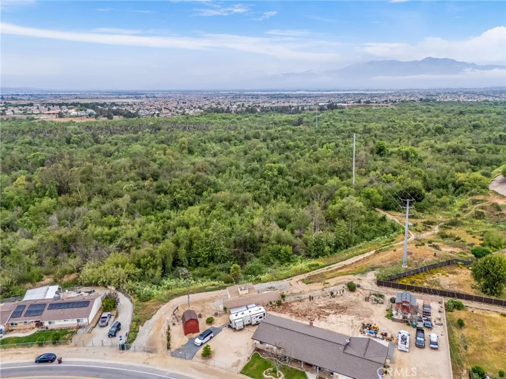 3998 Bluff Norco, CA 92860