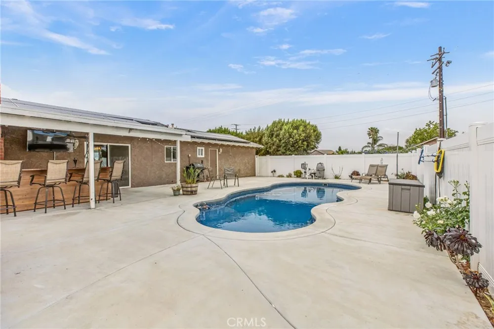 3998 Bluff Norco, CA 92860