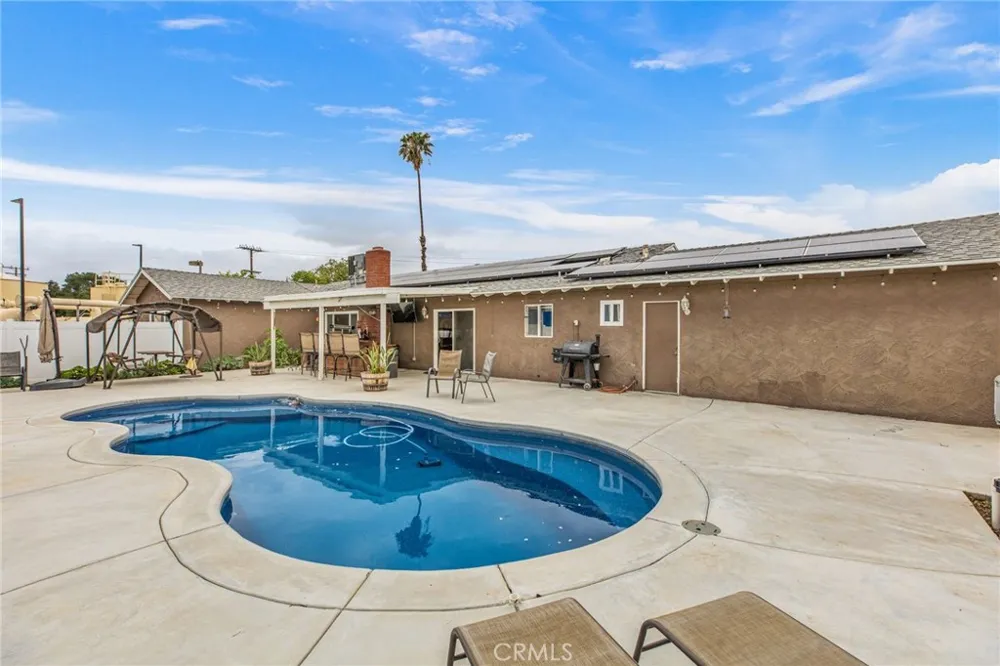 3998 Bluff Norco, CA 92860