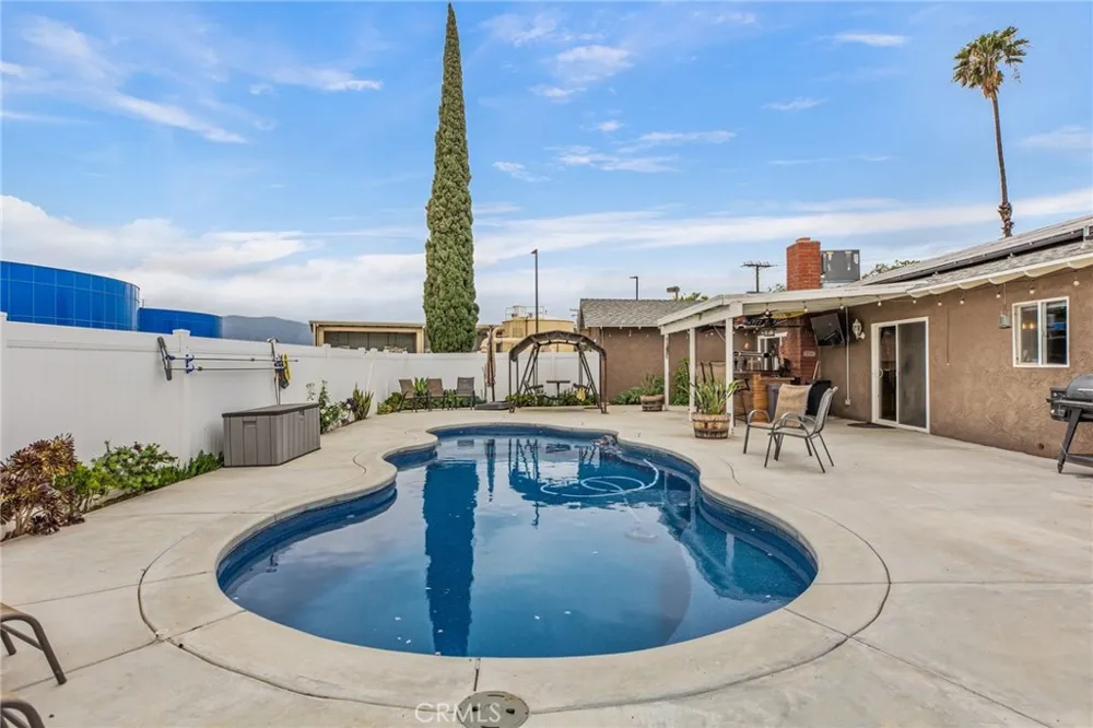 3998 Bluff Norco, CA 92860