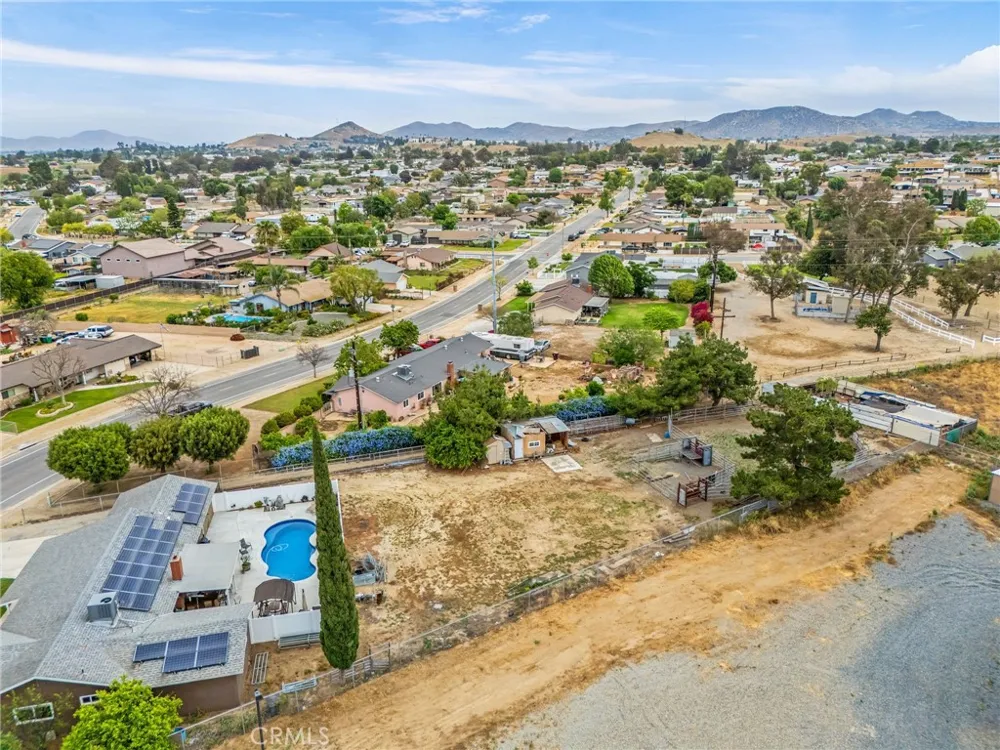 3998 Bluff Norco, CA 92860