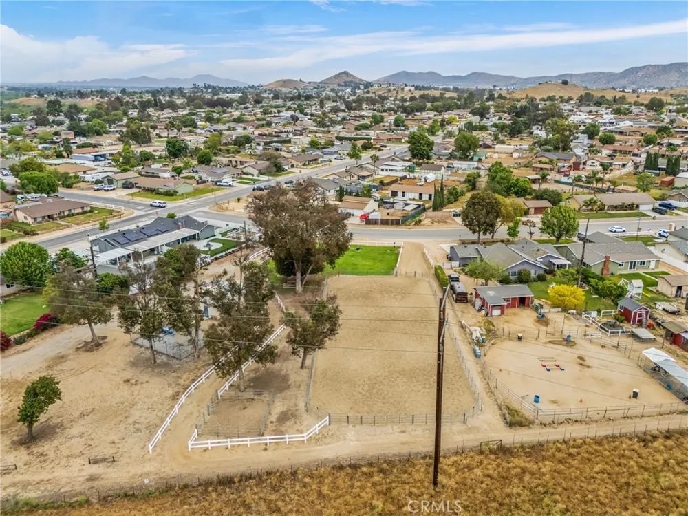 3998 Bluff Norco, CA 92860