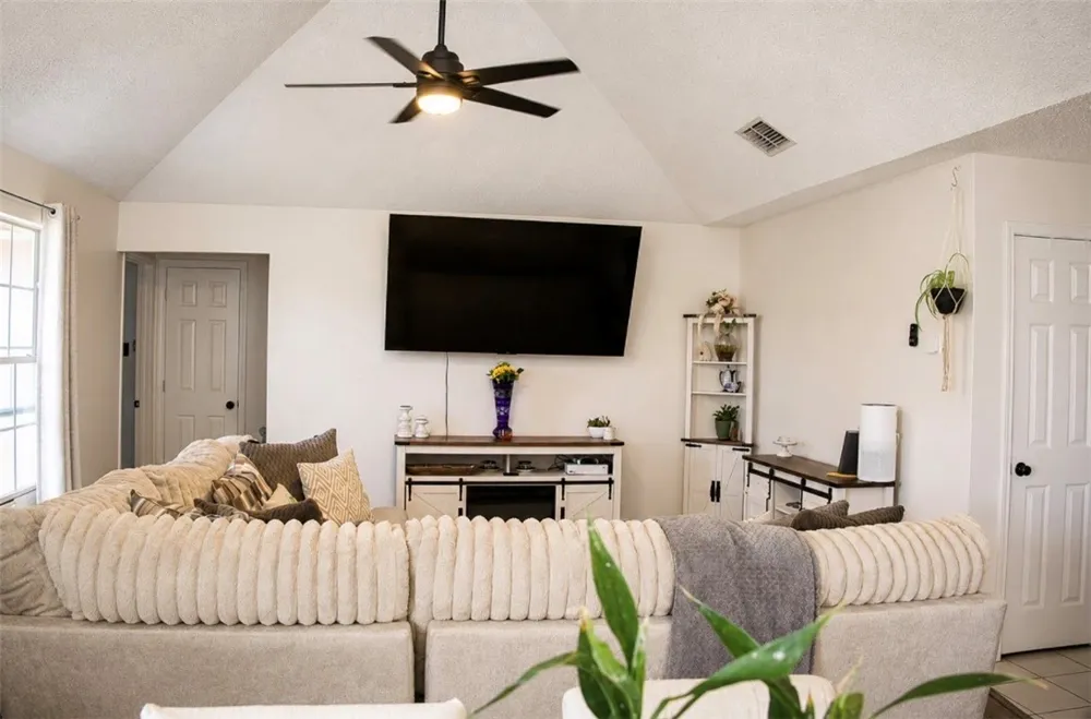 2303 Capri Dr Ingleside, TX 78362