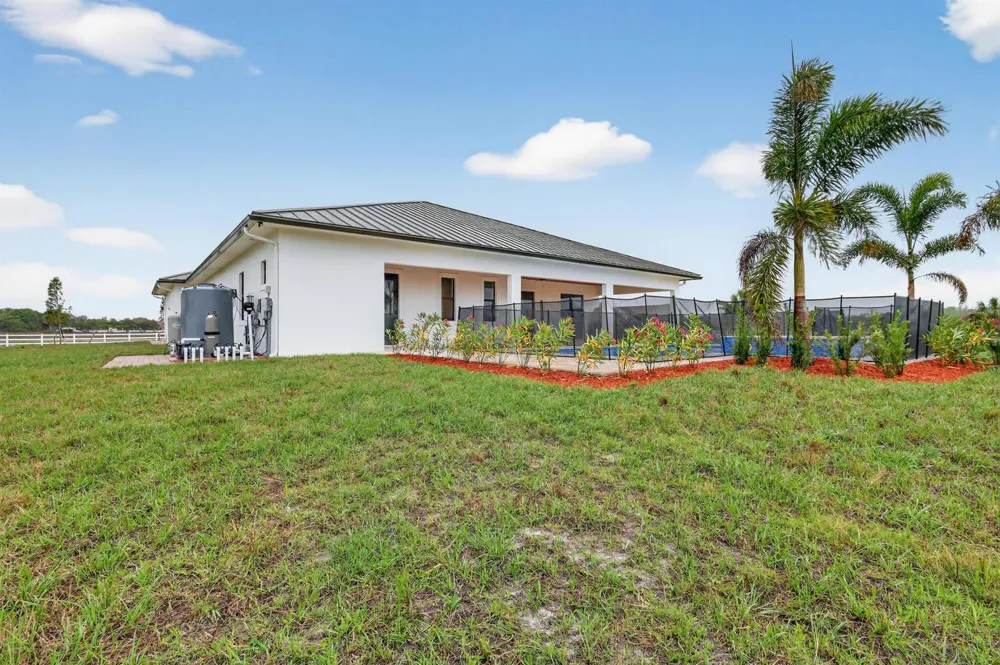 3644 Frog Holw Loxahatchee, FL 33470