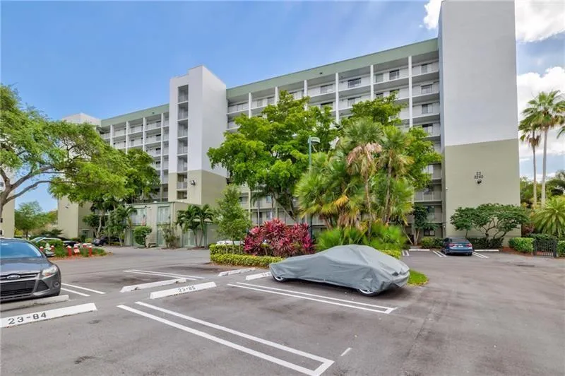 2240 Cypress Bend Drive ##802 Pompano Beach, FL 33069