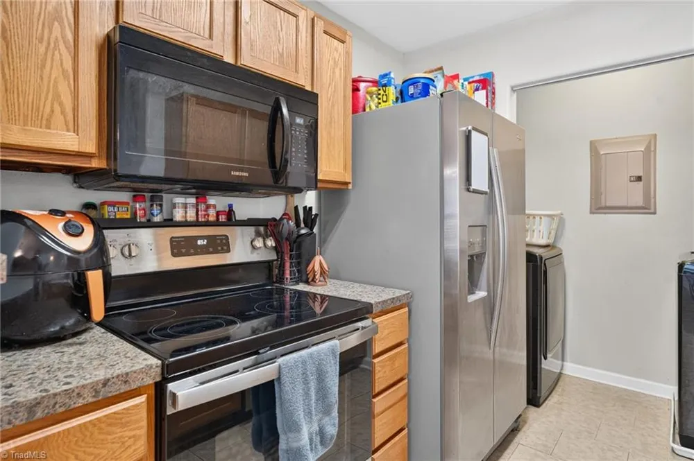 2206 McConnell Drive Kernersville, NC 27284