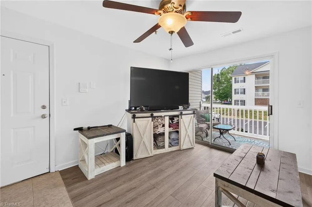 2206 McConnell Drive Kernersville, NC 27284