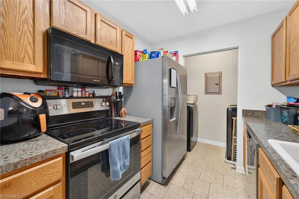 2206 McConnell Drive Kernersville, NC 27284