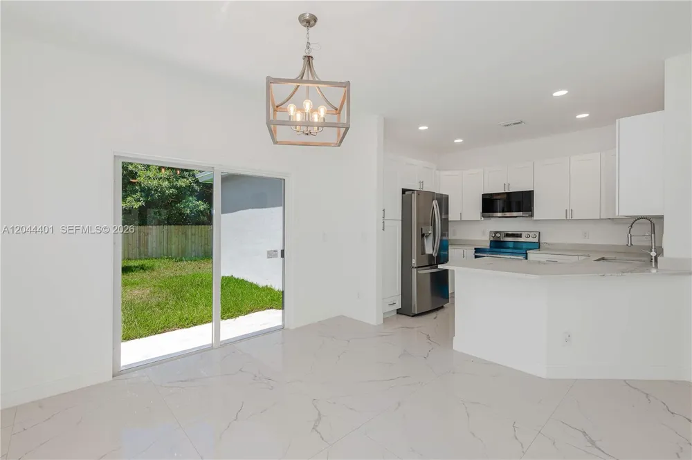 731 SW 6th St Dania Beach, FL 33004