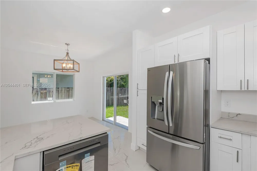 731 SW 6th St Dania Beach, FL 33004