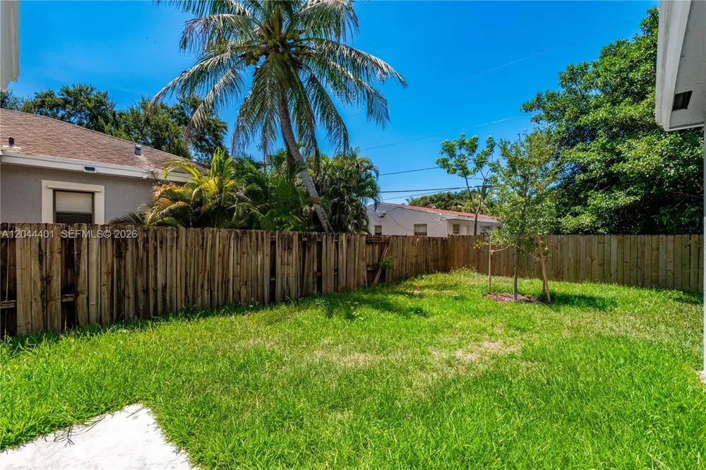 731 SW 6th St Dania Beach, FL 33004