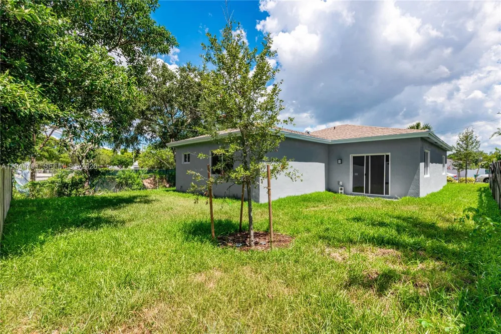 731 SW 6th St Dania Beach, FL 33004