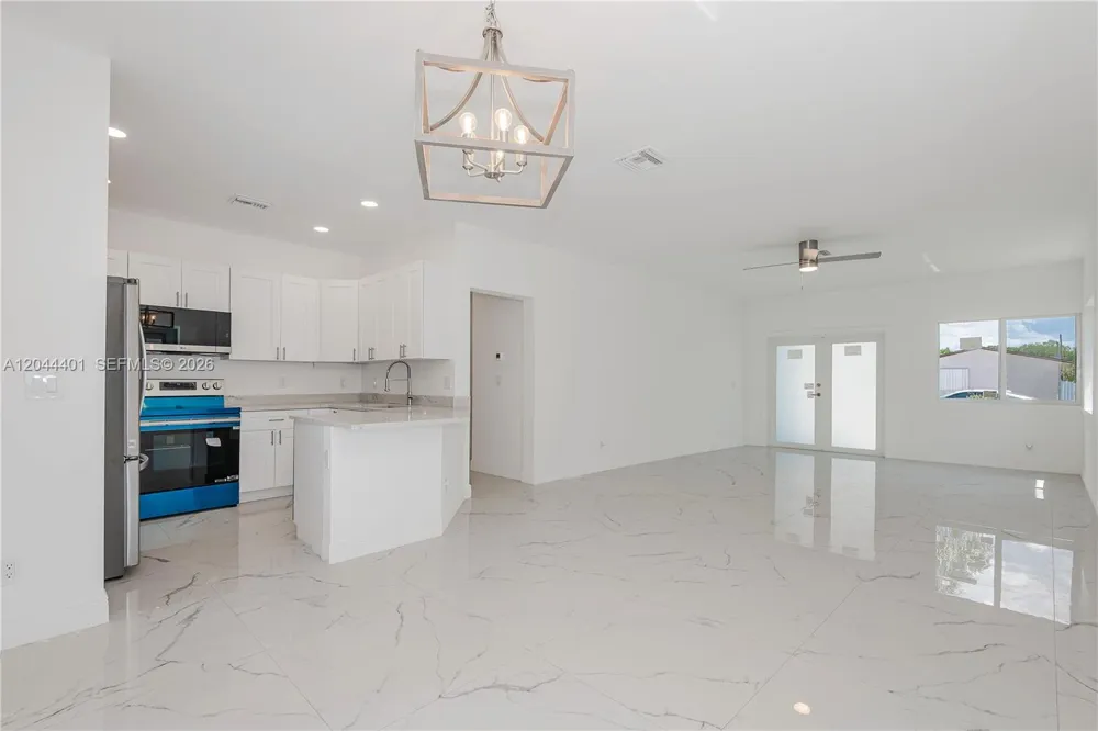 731 SW 6th St Dania Beach, FL 33004