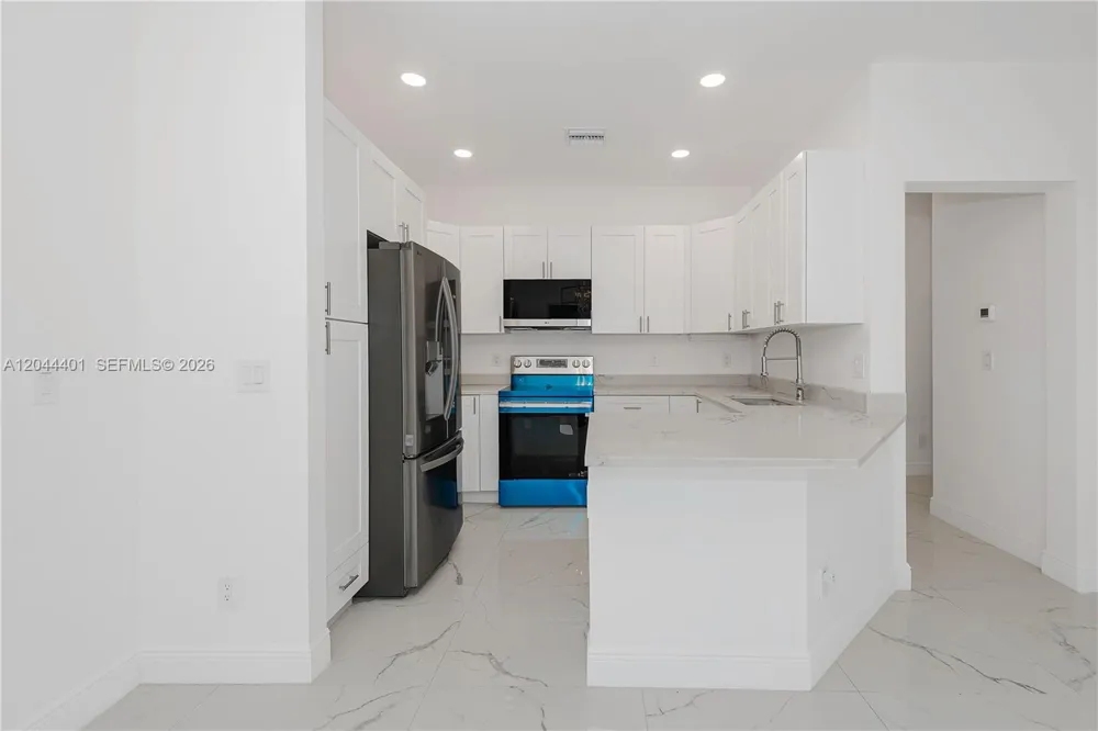 731 SW 6th St Dania Beach, FL 33004