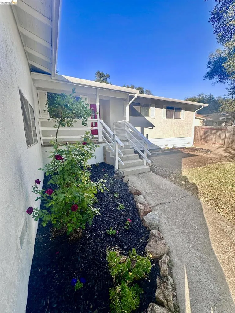 19381 Rockridge Way Sonora, CA 95370