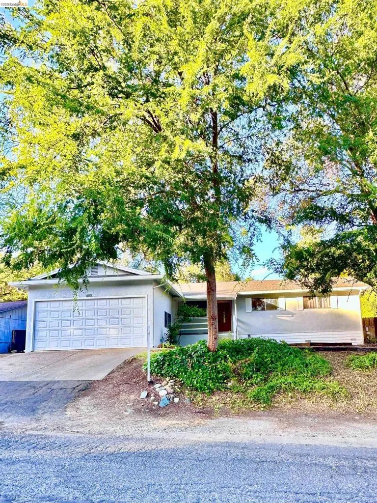 19381 Rockridge Way Sonora, CA 95370