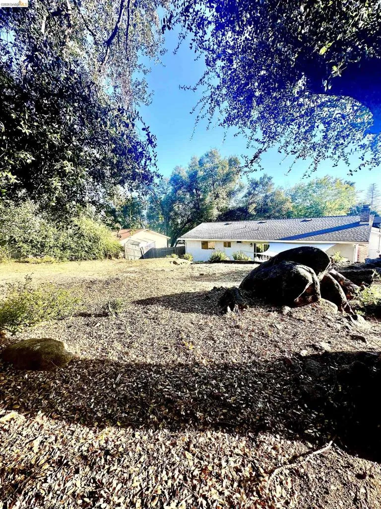 19381 Rockridge Way Sonora, CA 95370