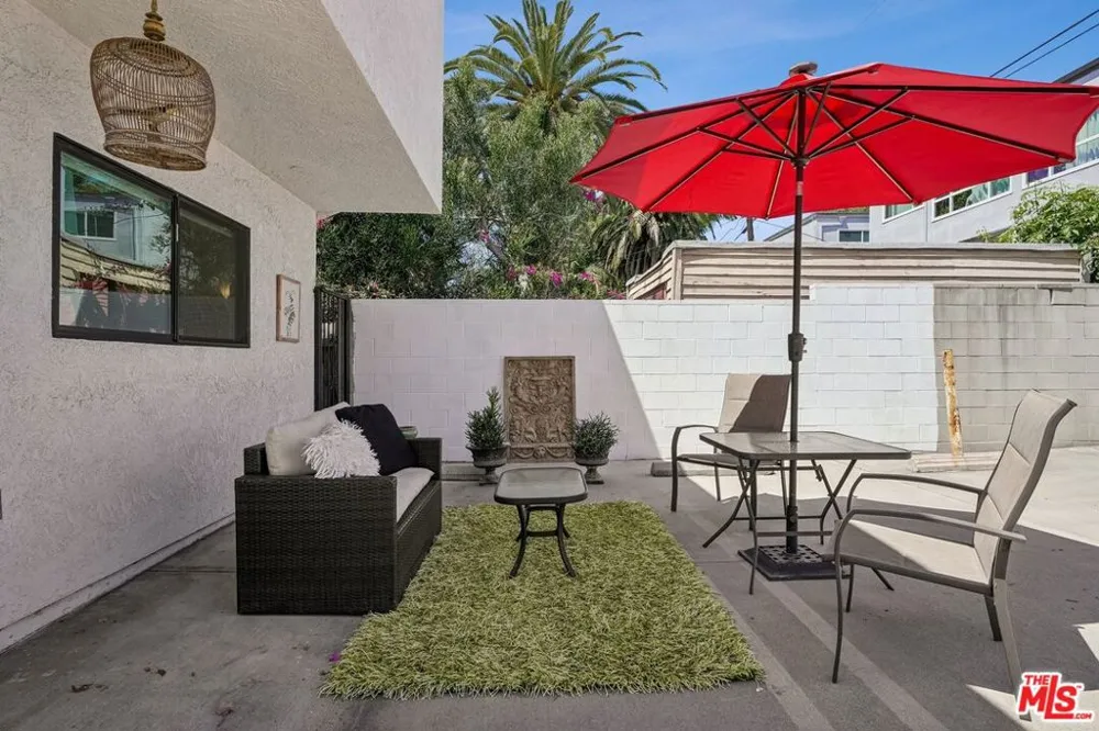 6521 Homewood Avenue Los Angeles, CA 90028