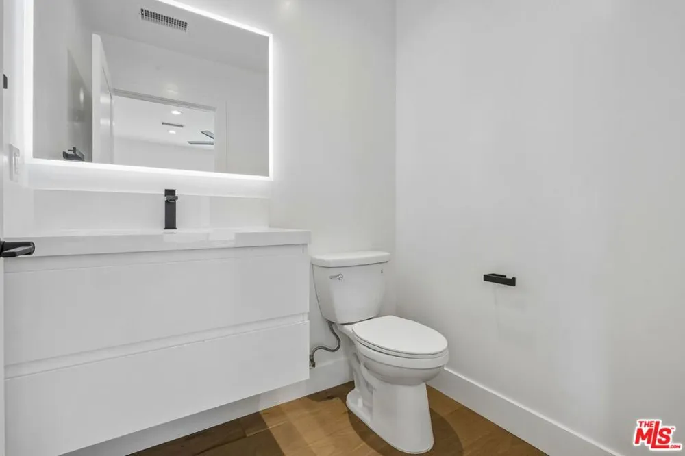 6521 Homewood Avenue Los Angeles, CA 90028