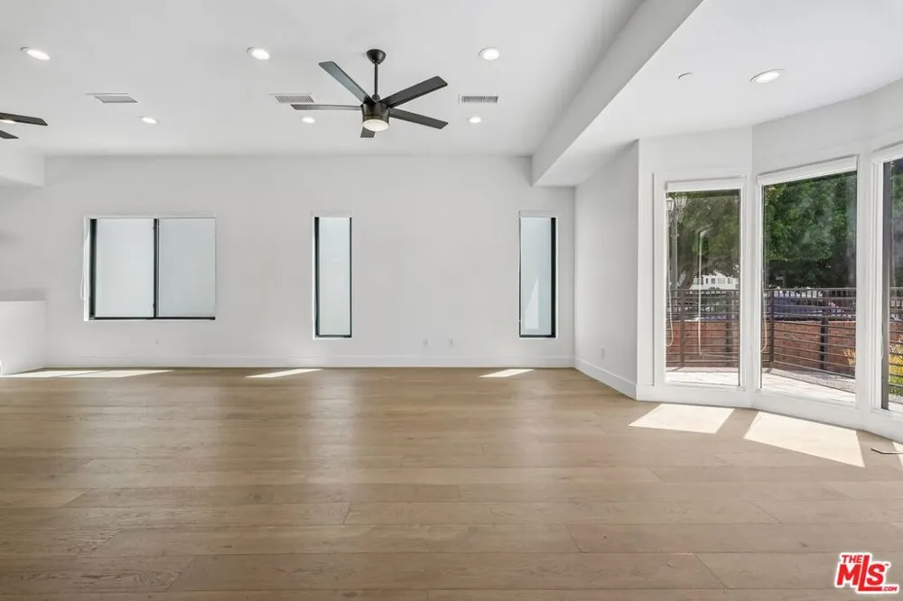 6521 Homewood Avenue Los Angeles, CA 90028