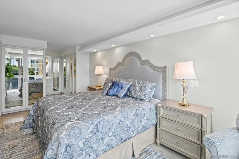 1710 Avenida del Mundo #209 Coronado, CA 92118