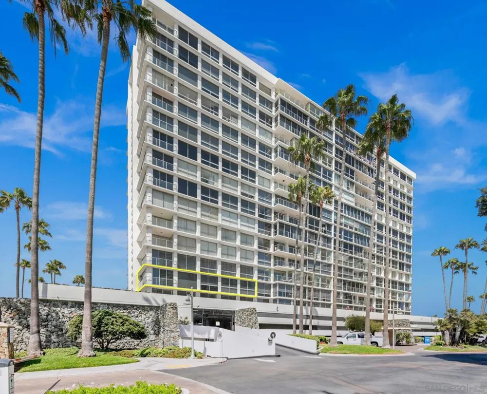 1710 Avenida del Mundo #209 Coronado, CA 92118