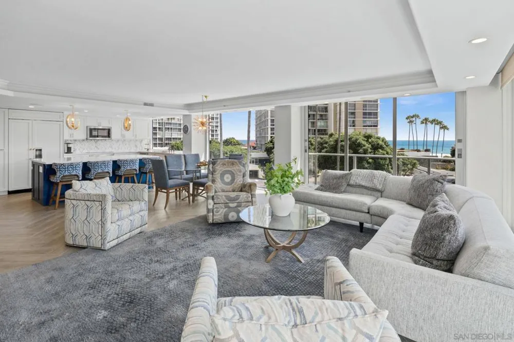 1710 Avenida del Mundo #209 Coronado, CA 92118