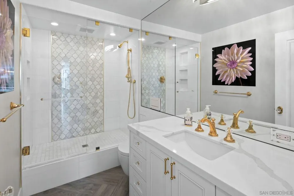1710 Avenida del Mundo #209 Coronado, CA 92118