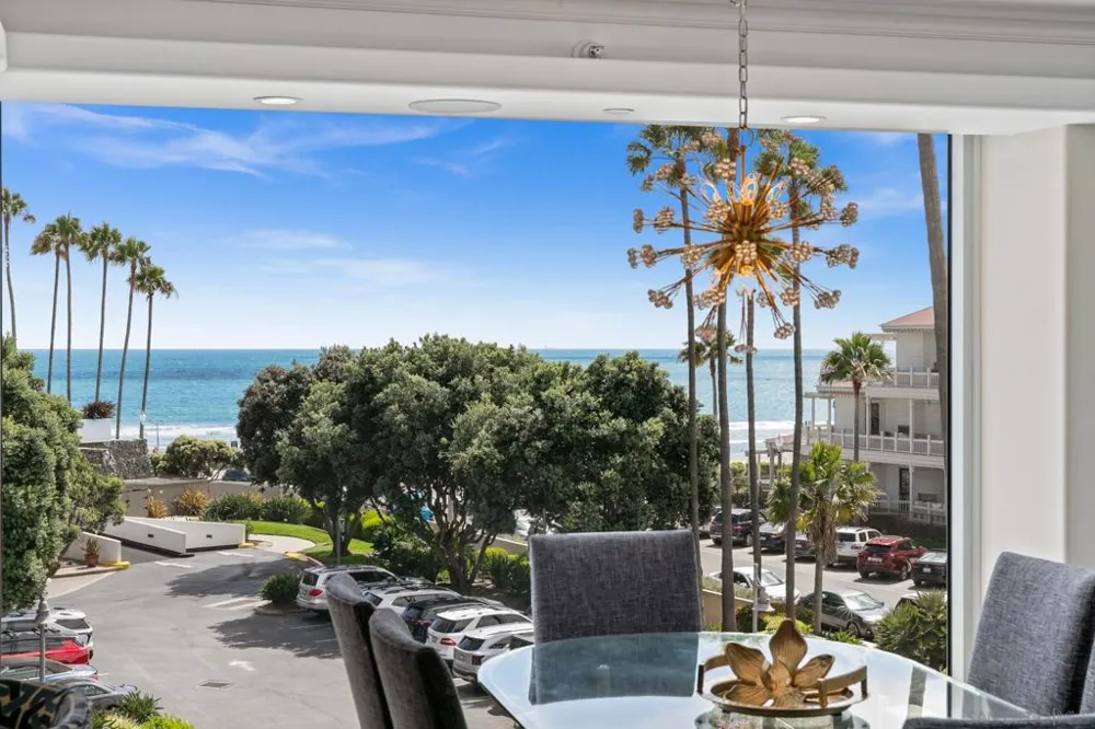 1710 Avenida del Mundo #209 Coronado, CA 92118