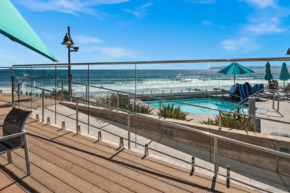 1710 Avenida del Mundo #209 Coronado, CA 92118