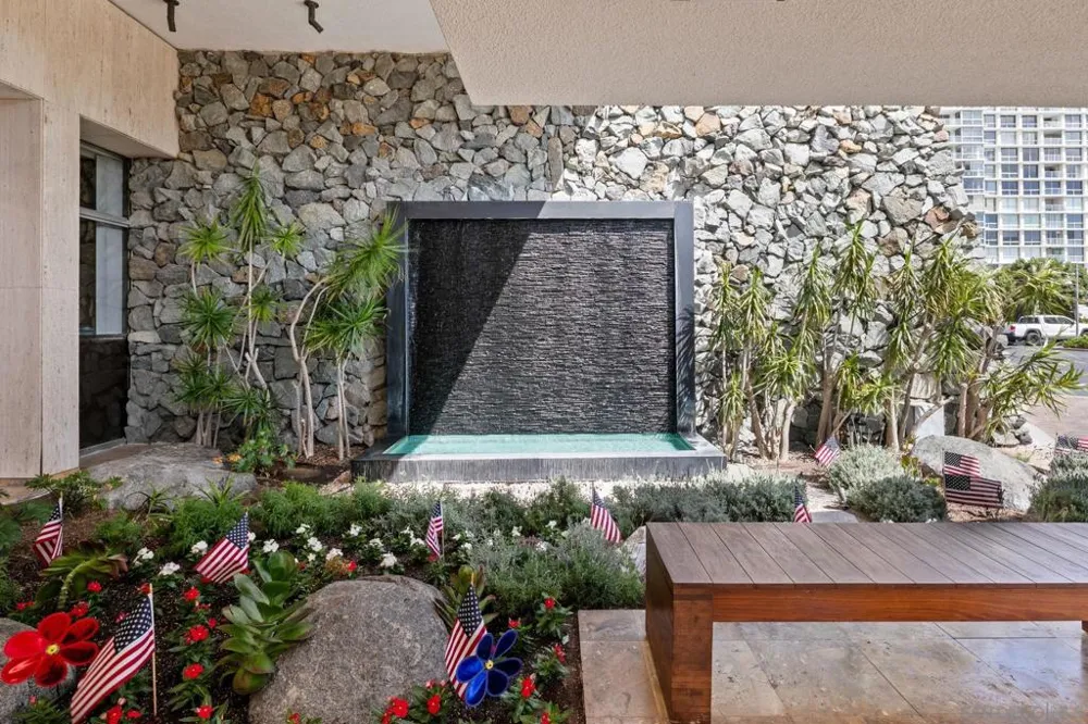 1710 Avenida del Mundo #209 Coronado, CA 92118
