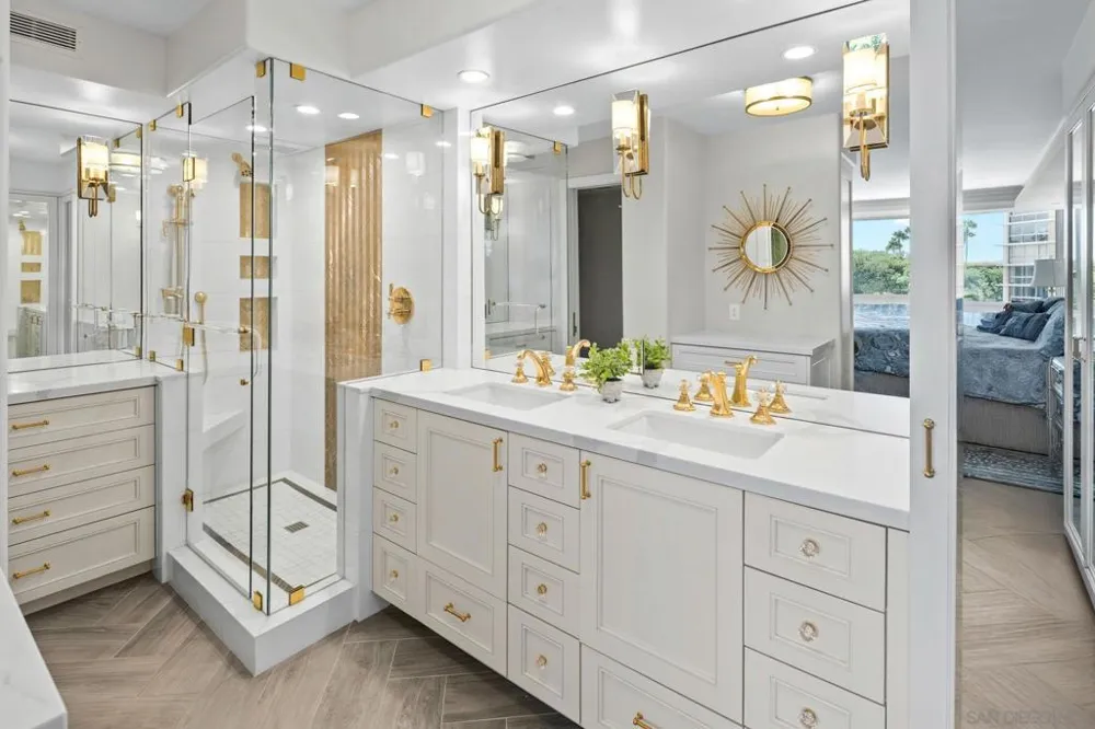 1710 Avenida del Mundo #209 Coronado, CA 92118