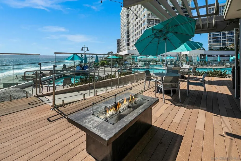 1710 Avenida del Mundo #209 Coronado, CA 92118