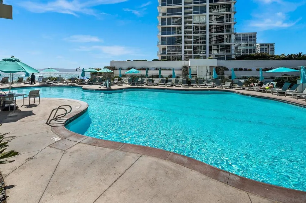 1710 Avenida del Mundo #209 Coronado, CA 92118