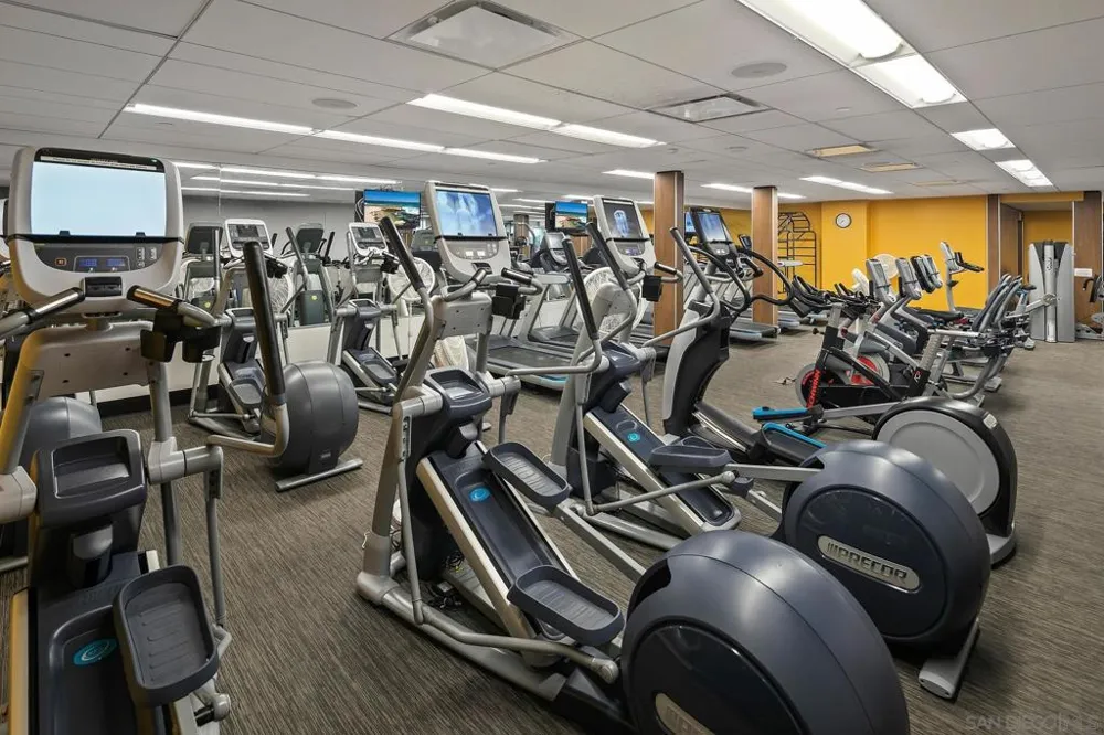 1710 Avenida del Mundo #209 Coronado, CA 92118