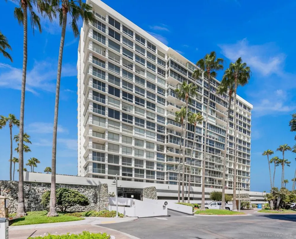 1710 Avenida del Mundo #209 Coronado, CA 92118