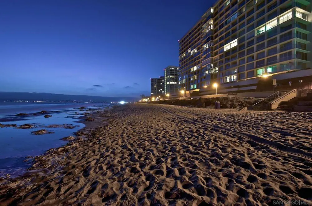 1710 Avenida del Mundo #209 Coronado, CA 92118
