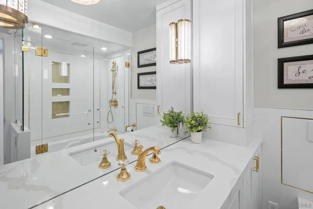 1710 Avenida del Mundo #209 Coronado, CA 92118