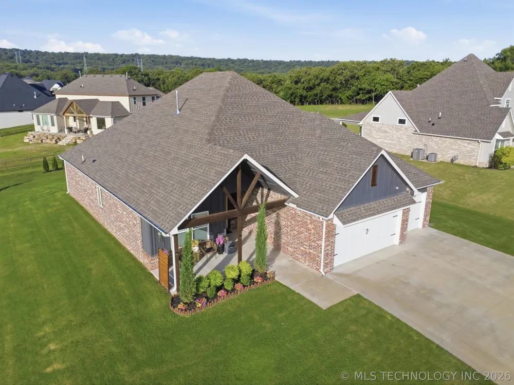 18960 E Orchard Circle Catoosa, OK 74015