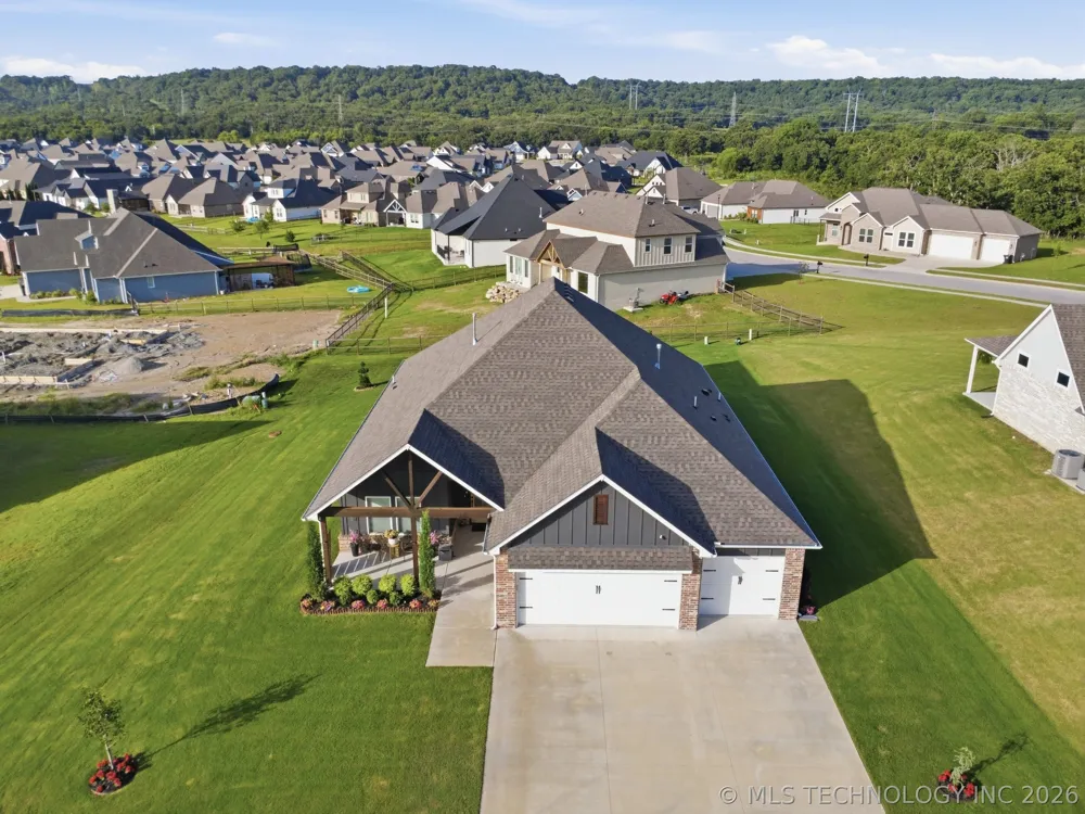 18960 E Orchard Circle Catoosa, OK 74015
